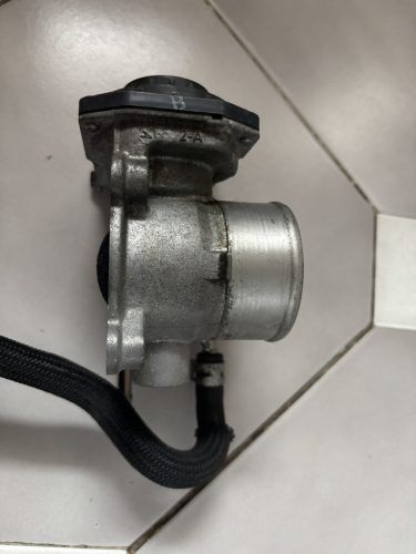 Toyota Avensis T270 fojtószelep 26100-0R020