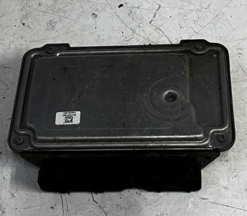 Toyota Auris E15 Motorvezérlő 8966102E90