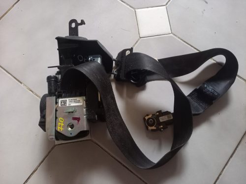 Volvo S90, V90 bal első biztonsági öv P31675242