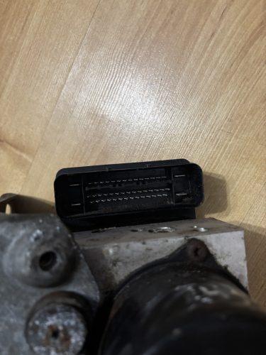 Volvo XC90 V70 S80 ABS kocka P30643979 30643982