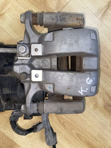 Tesla Model 3, Model Y bal hátsó féknyereg 1044623-00-H