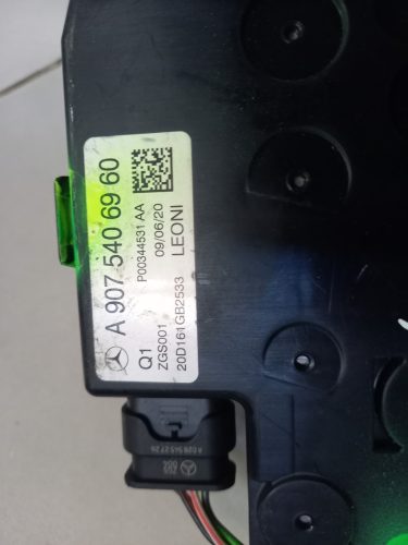 Mercedes-Benz Sprinter W907, W910 pozitív akkumulátor saru A9075406960