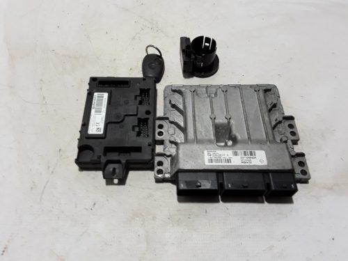 Dacia Duster Motorvezérlő szett 237104643r, 284B12330R