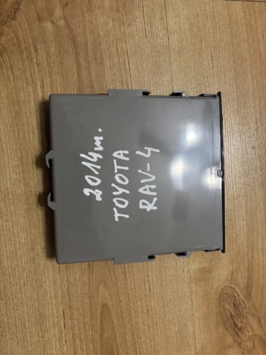 Toyota RAV 4 (XA40) kessy modul 8999042070 