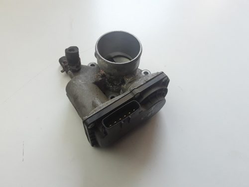 Toyota Yaris Fojtószelep 2203047040