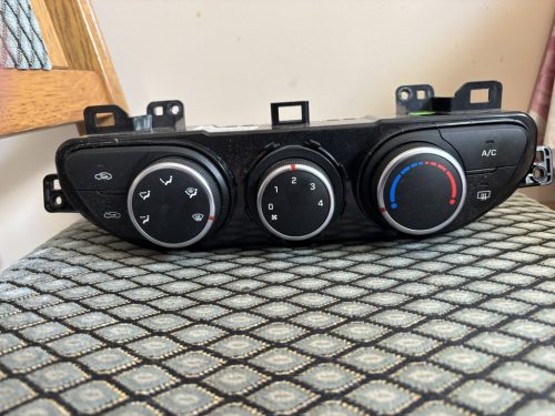Hyundai i10 fűtés, klíma kapcsoló 97250B9000