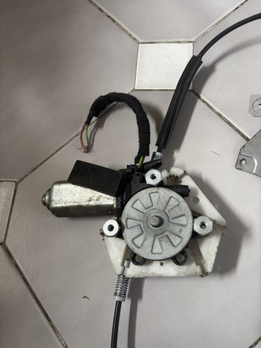 Volvo S40, V40 bal első elektromos ablakemelő 113137101
