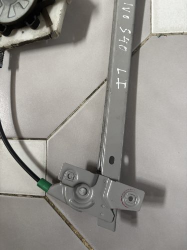 Volvo S40, V40 bal első elektromos ablakemelő 113137101