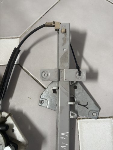Volvo S40, V40 bal első elektromos ablakemelő 113137101