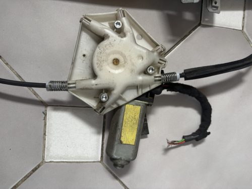 Volvo S40, V40 bal első elektromos ablakemelő 113137101