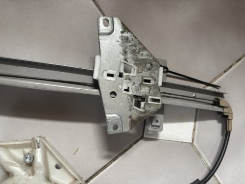 Volvo S40, V40 bal első elektromos ablakemelő 113137101