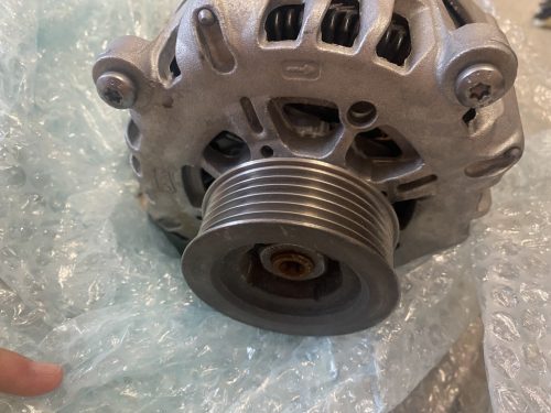 Audi Q5 Generátor 04L903018A