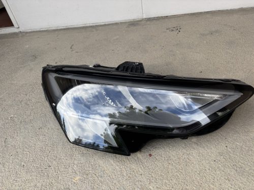 Audi A3 8Y jobb első lámpa, fényszóró 8Y0941012