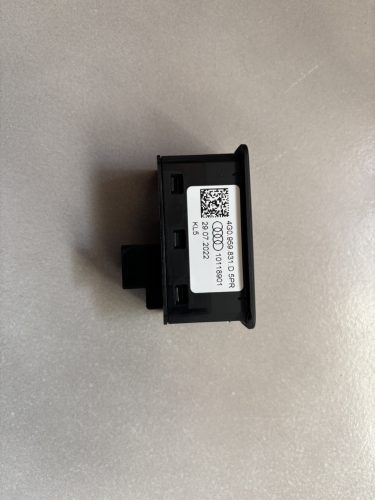 Audi S3 A3 8Y csomagtér ajtó nyitó kapcsoló 4G0959831D