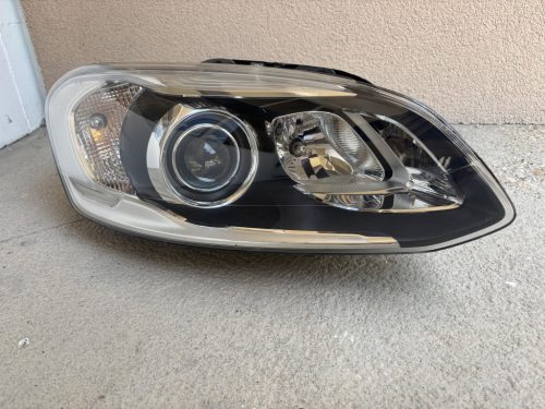 Volvo XC60 jobb első lámpa, fényszóró 31395897
