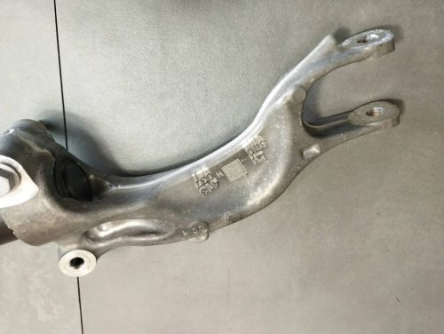 Audi A4 B9 8W bal első lengéscsillapító 8W0413333