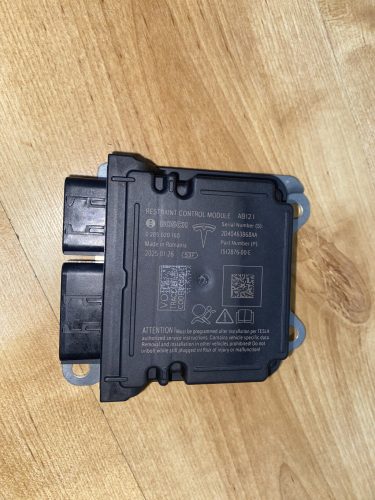 Tesla Model 3 gyári új légzsák vezérlő elektronika 1512876-00-E 0285020160