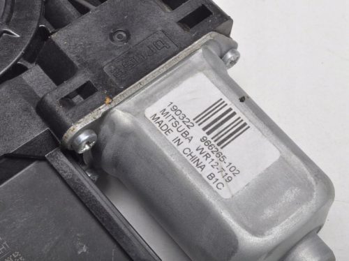 Volvo XC60 II V60 S60 jobb hátsó elektromos ablakemelő 966265-102