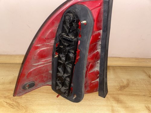 Mercedes-Benz C-osztály W203 kombi jobb hátsó lámpa A2038201264