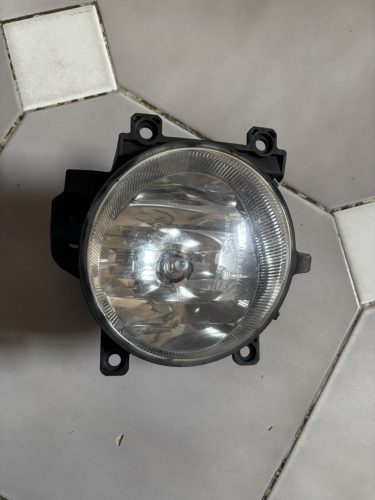 Toyota RAV 4 (XA40) bal első ködlámpa