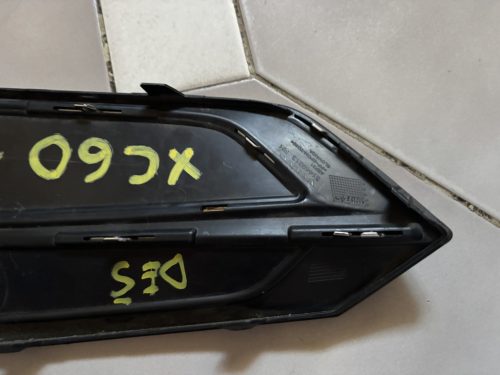 Volvo XC60 jobb első lökhárító betét 31449213