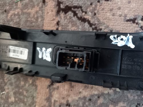 Hyundai ix35 jobb első elektromos ablakemelő kapcsoló