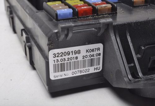 Volvo V90 II, S90 biztosítéktábla 32209198