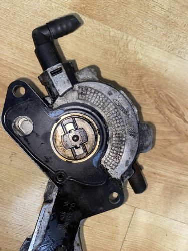 Volkswagen Audi Seat Skoda vákuumpumpa 038145215