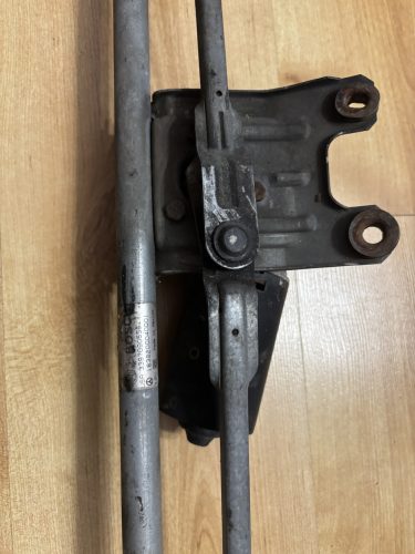 Mercedes-Benz ML W163 első ablaktörlő motor A1638204442