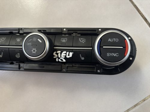 Alfa Romeo Giulia klíma panel, kapcsoló 01561303480