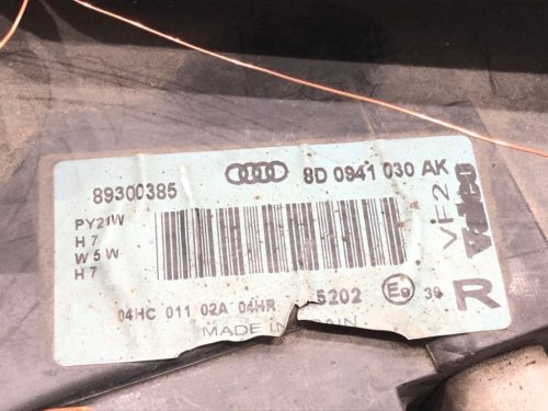 Audi A4 B5 Jobb első lámpa, fényszóró 8D0941030AK