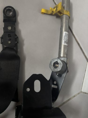 Volvo XC70 II S60 I V70 II bal első biztonsági öv 30730990