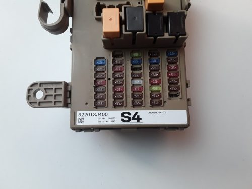 Subaru Forester SK Biztosítéktábla 82201SJ400