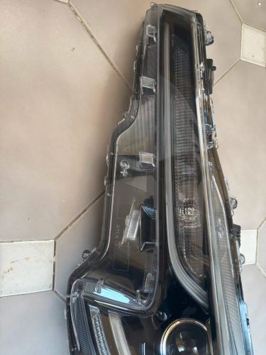 Toyota Corolla E210 bal első fényszóró 81150-02S70