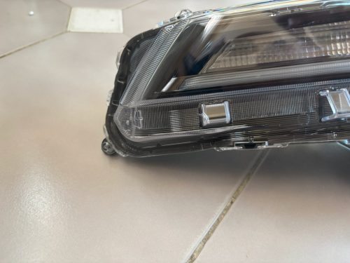 Toyota Corolla E210 bal első fényszóró 81150-02S70