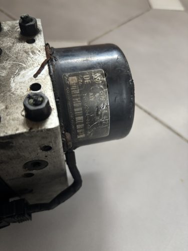 Audi TT ABS kocka 8N0614417