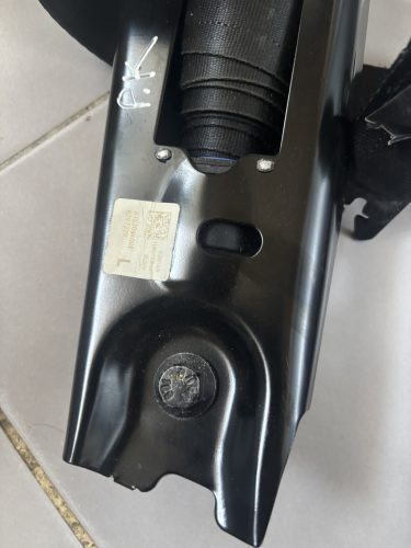 Volvo V70, XC70, S80 bal első biztonsági öv 39811479