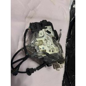 Kia Cee'd bal első zár 813102L020