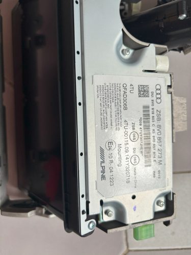 Audi A3 8V rádió navigációs kijelző 8V0857273M