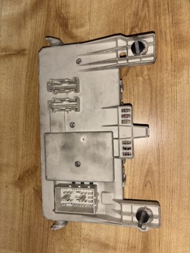 Volvo S40, V50 CEM modul, biztosítéktábla 8690722