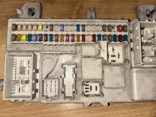 Volvo S40, V50 CEM modul, biztosítéktábla 8690722