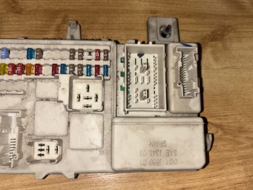 Volvo S40, V50 CEM modul, biztosítéktábla 8690722