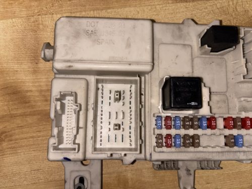 Volvo V50 BSI modul, biztosítéktábla 30728906