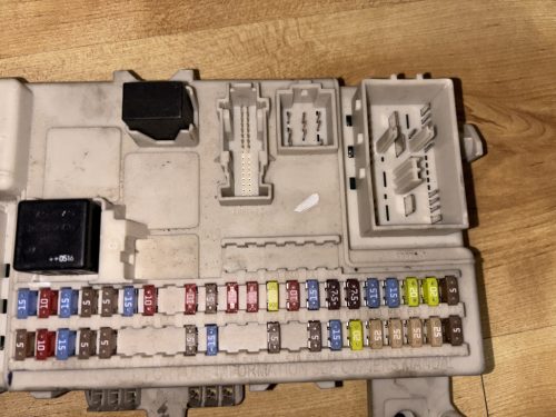 Volvo V50 BSI modul, biztosítéktábla 30728906