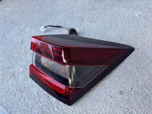 Nissan Juke F15 jobb hátsó lámpa 265506PA0A