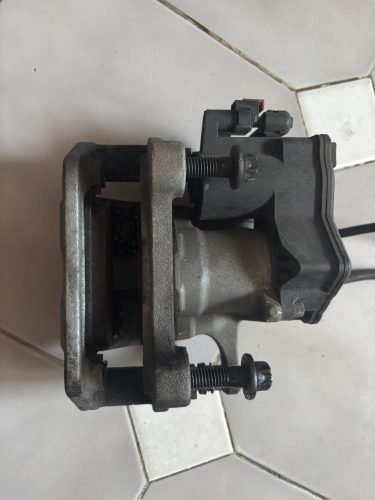 Tesla Model 3, Model Y jobb hátsó féknyereg 1044626-00-B