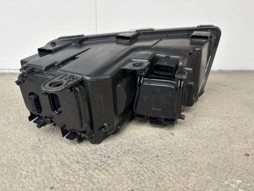 Audi A8, S8 4E jobb első lámpa, fényszóró 4E0941004BR