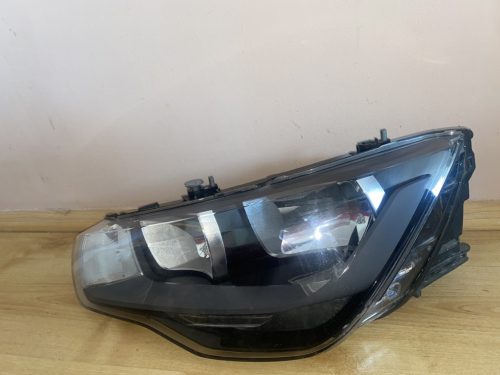 Audi A1 bal első fényszóró 8X0941003