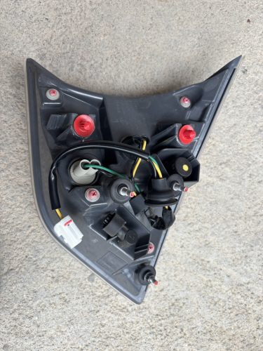 Nissan X-Trail T32 jobb hátsó lámpa 22617939