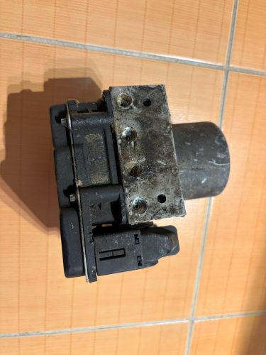 Subaru Impreza III ABS kocka 0265951130